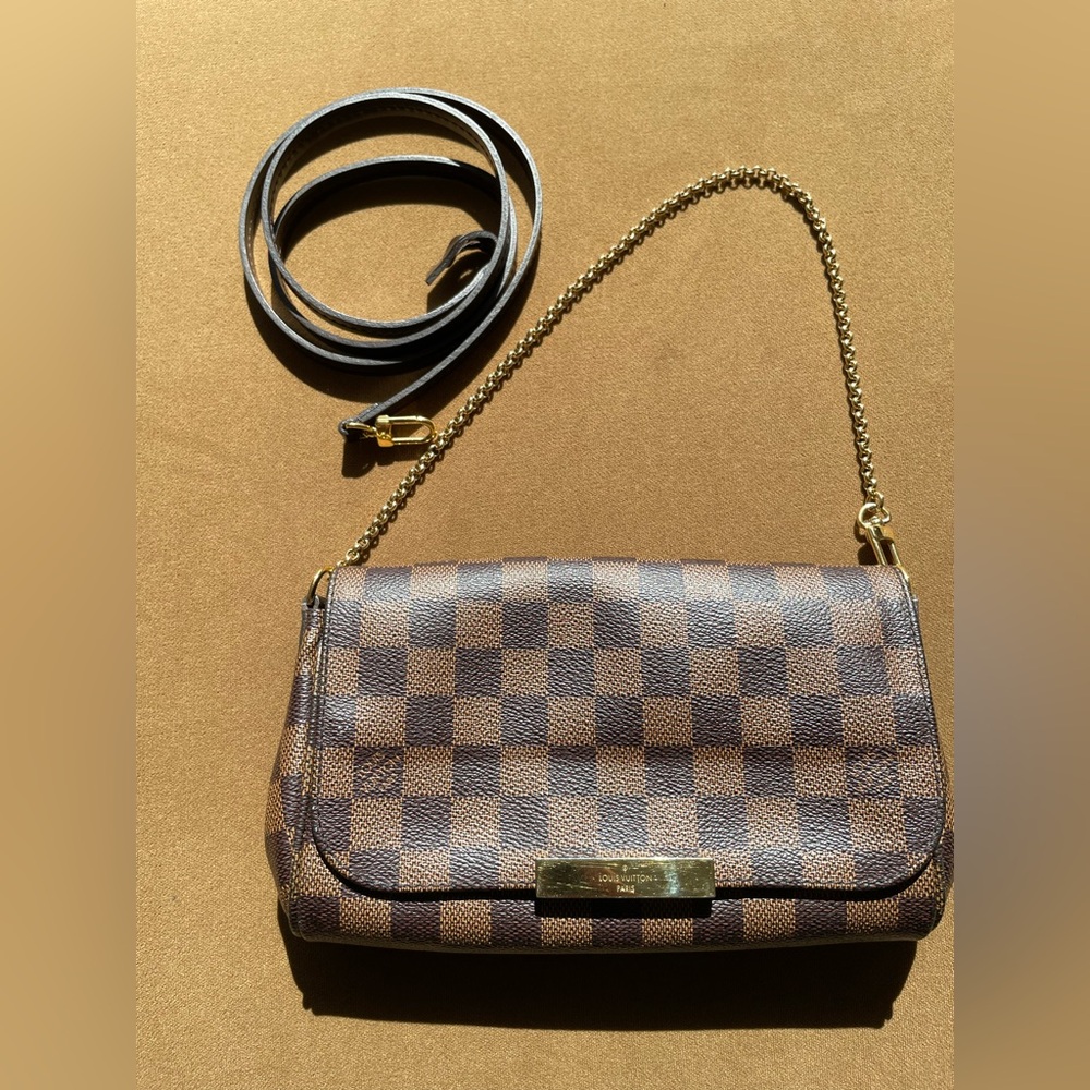 LOUIS VUITTON Checkered Brown Shoulder Bag